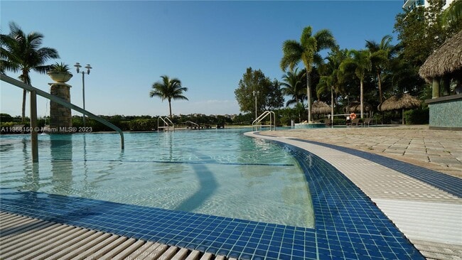 Building Photo - 2641 N Flamingo Rd