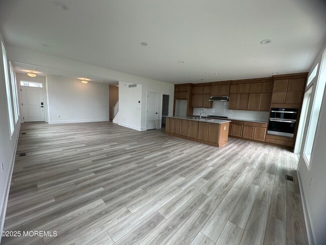 Building Photo - 95 Mustang Dr