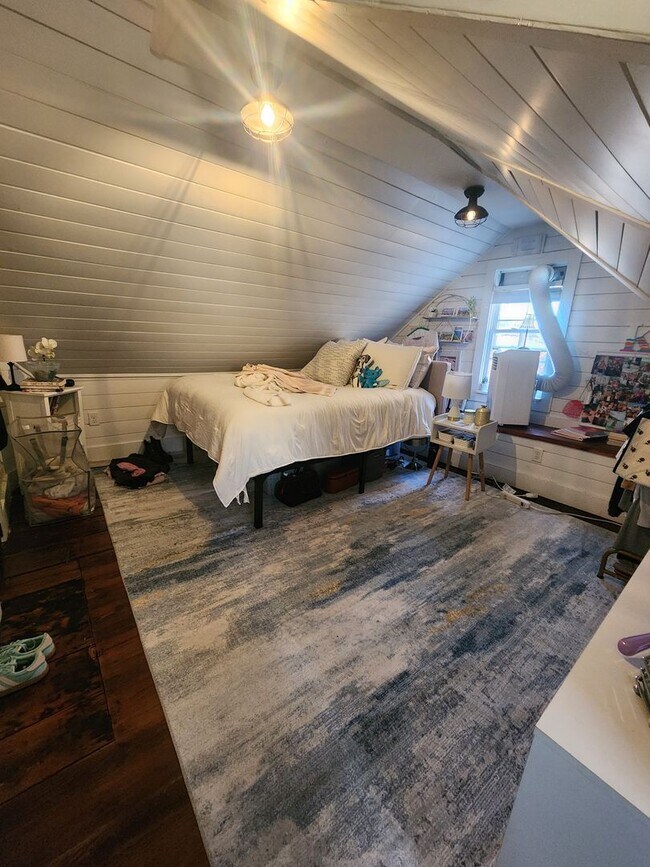 Building Photo - 10C - Coming Street