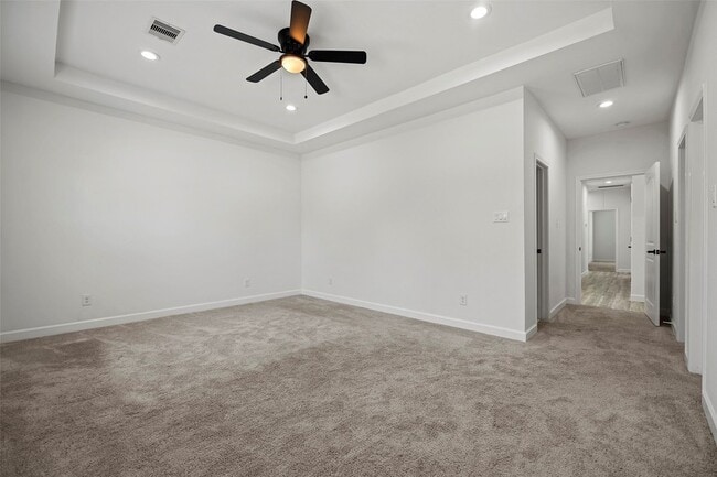 Building Photo - 1071 St Clair St