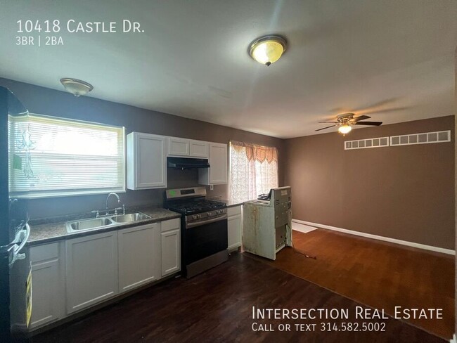 Building Photo - 10418 Castle Dr
