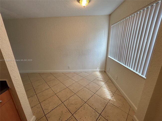 Building Photo - 4815 NW 9th Dr