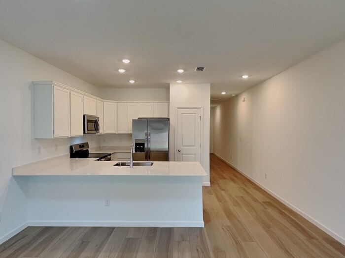 Building Photo - 594 Holly Lks Dr