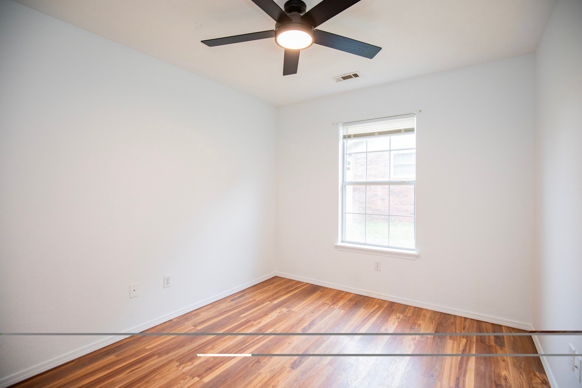 Building Photo - 215 Broyles St