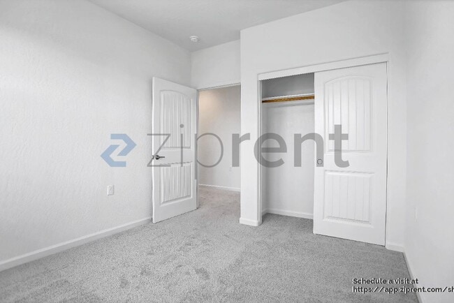 Building Photo - 1330 W Prescott Ave