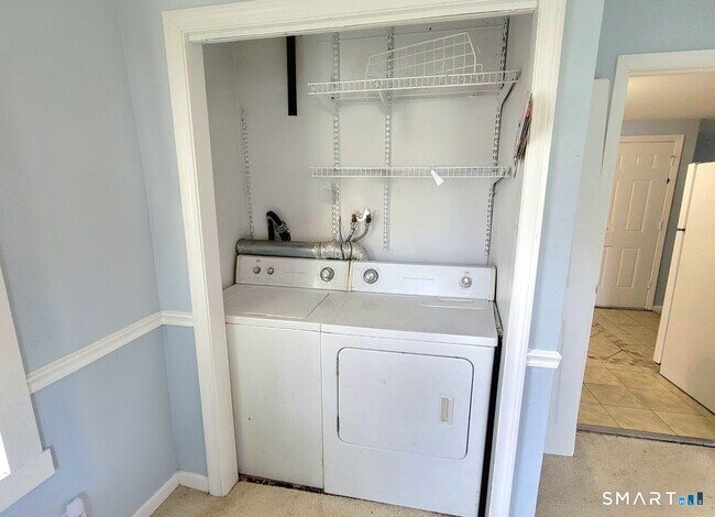 Building Photo - 46 Mountain St