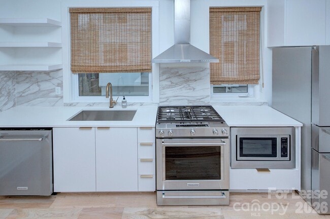 Building Photo - 2737 Shenandoah Ave