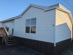 Building Photo - 1401 Transmitter Rd