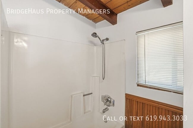 Building Photo - 7562 Zemco Dr