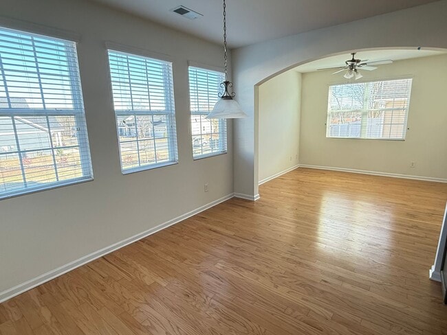 Building Photo - End-Unit Cornelius Townhome | 3BR + Flex Room | Fenced Courtyard | Near Birkdale & Greenway