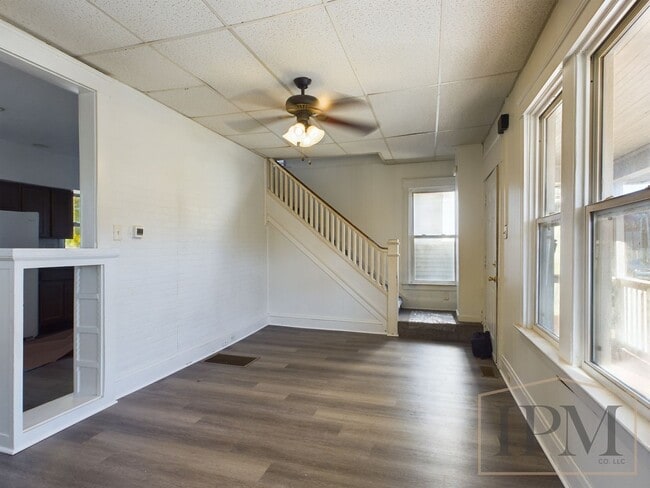 Building Photo - Coming Soon! - Recently Renovated 3 Bedroo...