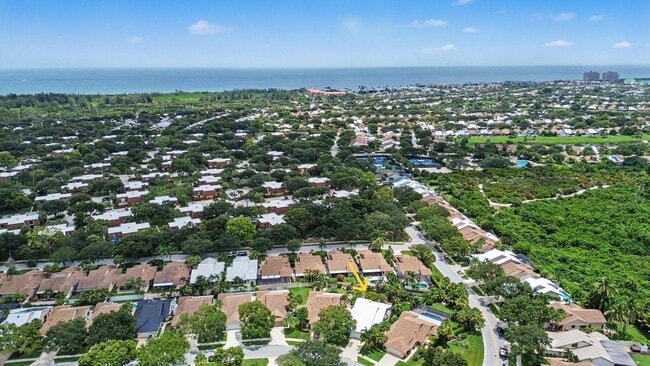 Building Photo - 303 Leeward Dr