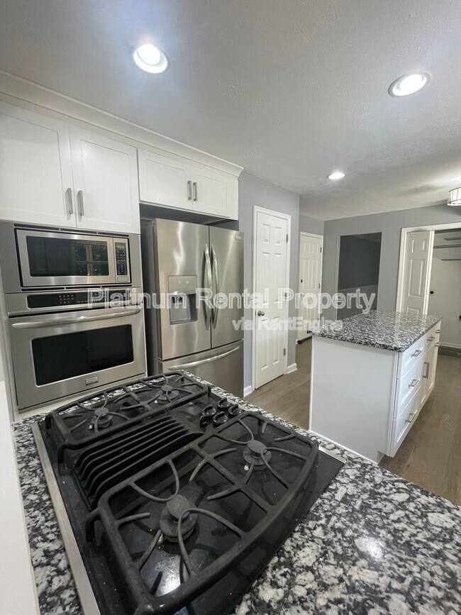Building Photo - 3757 Peachtree Corners Cir