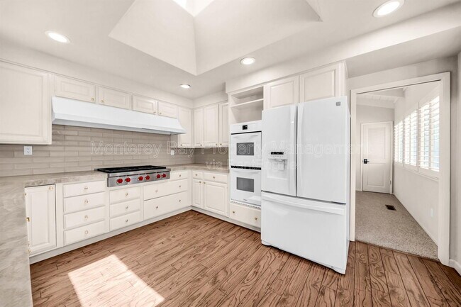 Building Photo - 10160 Sunstar Rd