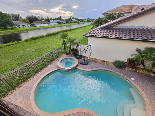 Building Photo - 4102 Artesa Dr