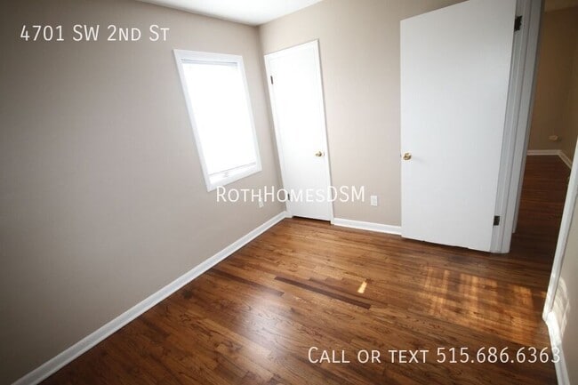 Building Photo - 4701 SW 2nd St