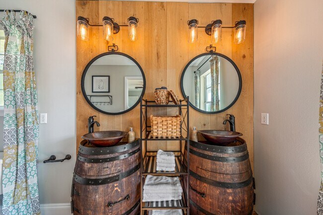 Building Photo - 2633 Bay Grove Rd