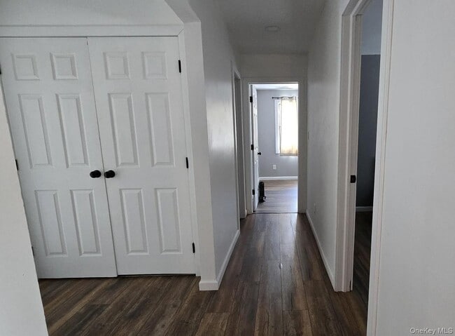 Building Photo - 537 Old Tacy Rd