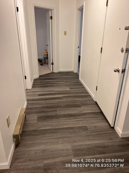 Building Photo - 3706 Tiffany Dr