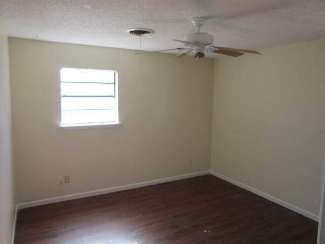 Building Photo - 5333 Benbrook St