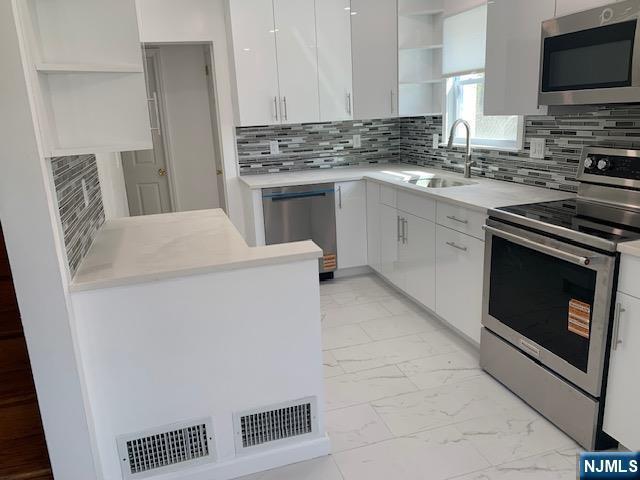 Building Photo - 279 Slocum Way