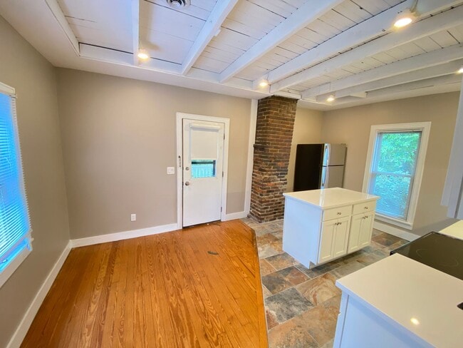 Building Photo - Hunter Ave 1273-1275 TNB