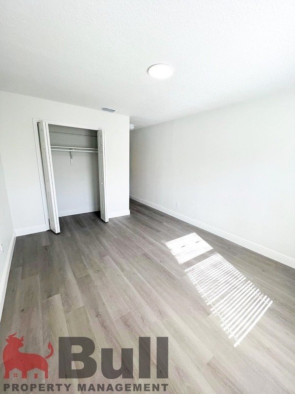 Building Photo - 34 Sandalwood Ct