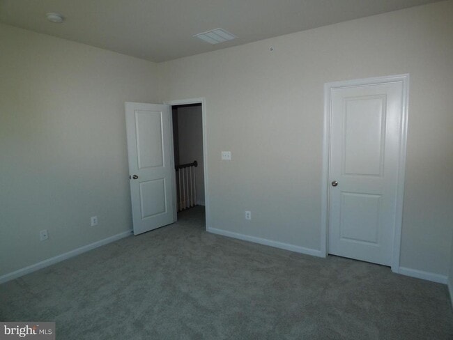 Building Photo - 2583 Hopton Ln