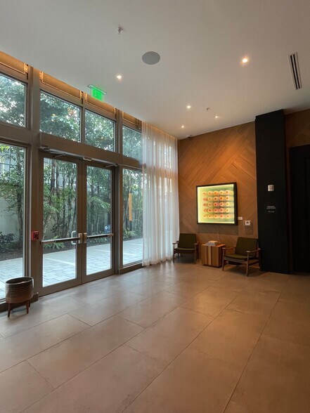 Building Photo - 132 NE 22nd St