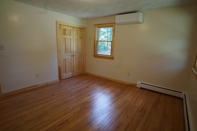 Building Photo - 49 Conant Rd