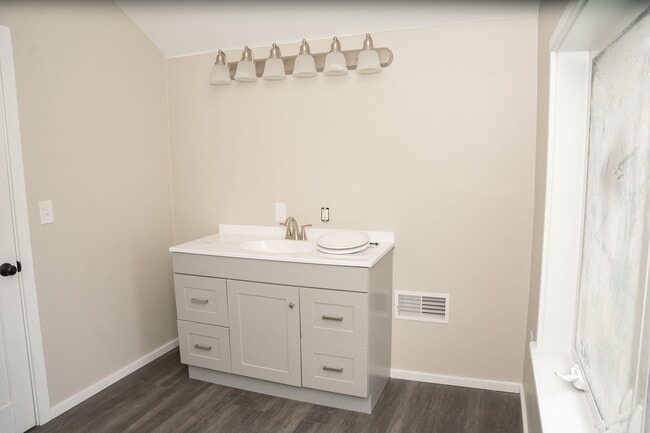 Building Photo - 3950 Locust Grove Rd