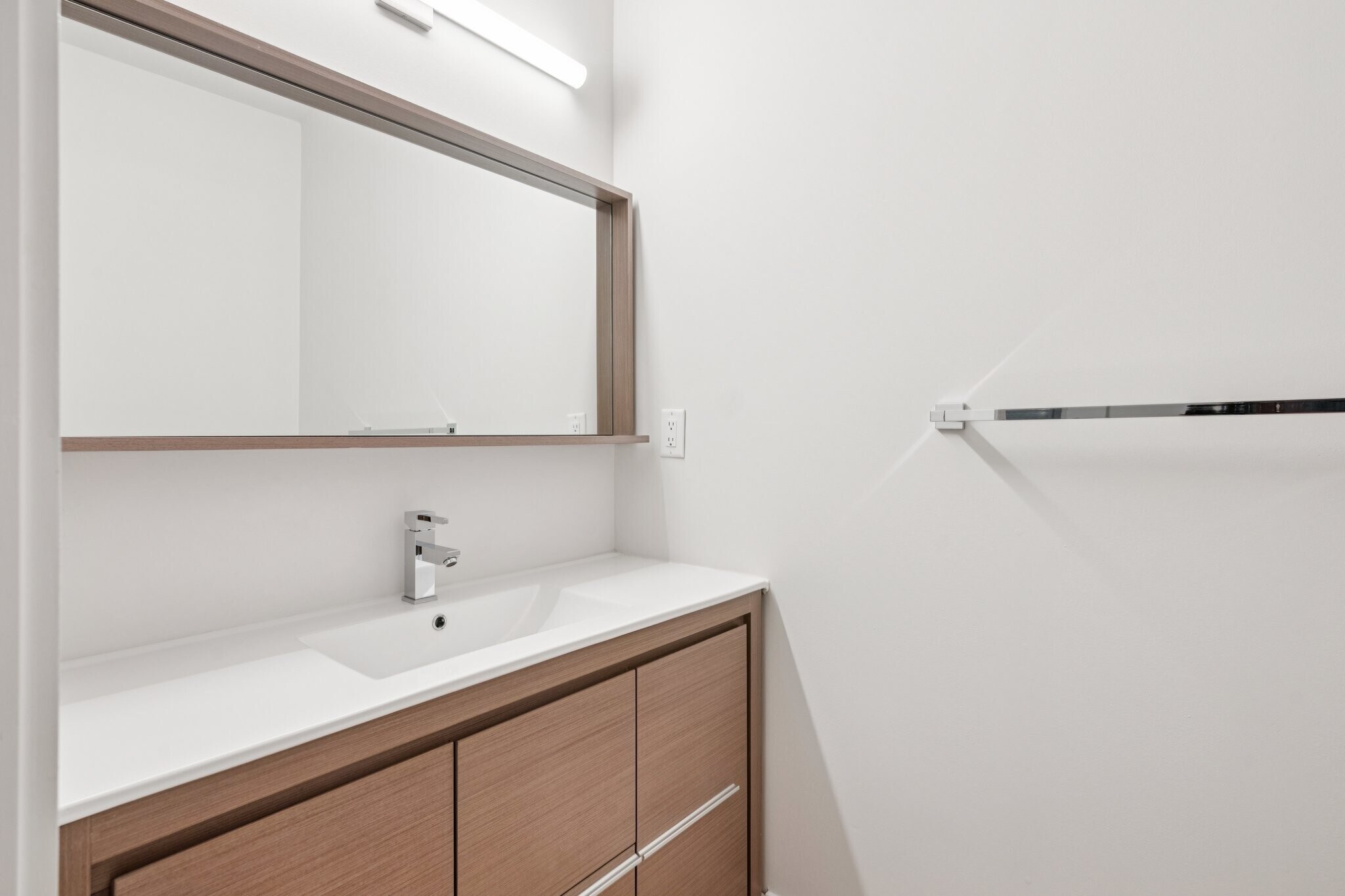 Building Photo - 900 11th St SE