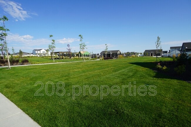 Building Photo - 14561 Pne Knl St