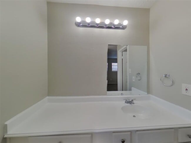 Building Photo - 16319 Silver Sky Ln
