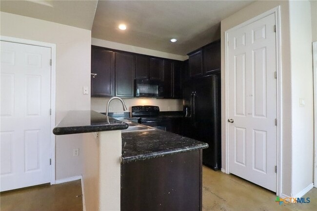 Building Photo - 1125 Brown Rock Dr