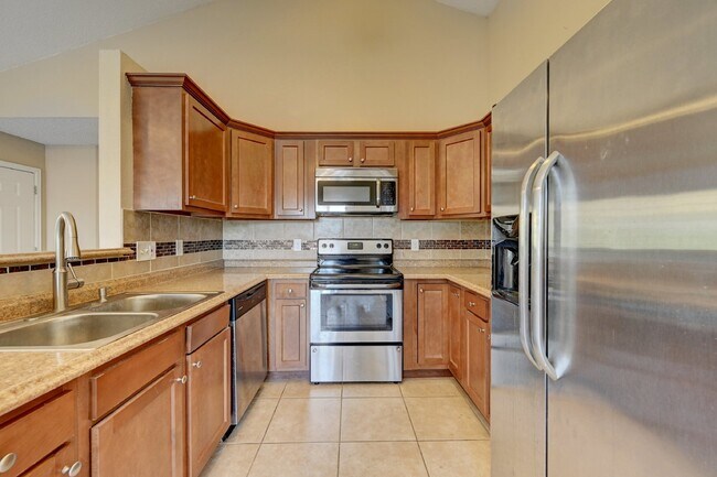 Building Photo - $2,245 - 3 Bed, 3 Bath Home with Finished ...