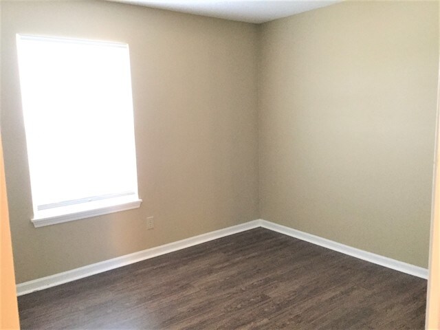 Building Photo - 8018 Bitternut Dr