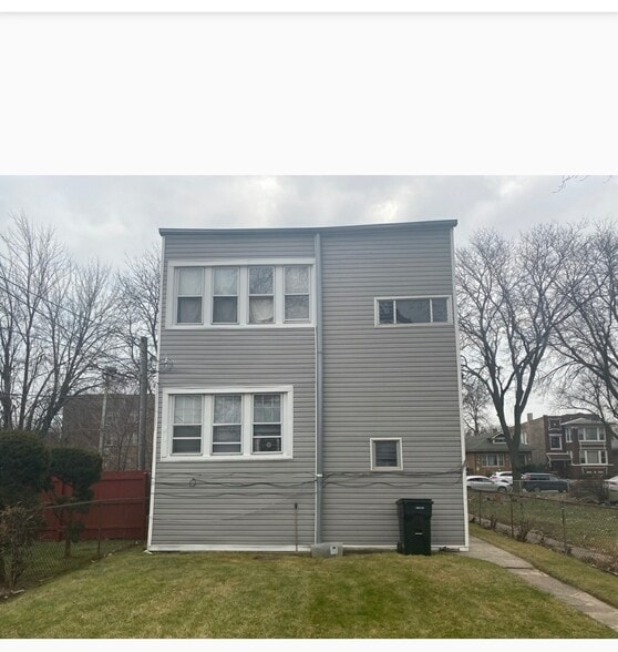 Building Photo - 7512 S Calumet Ave