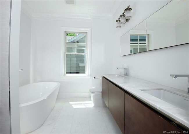 Building Photo - 1 Home Pl