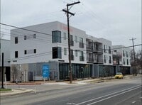 Building Photo - 2709 E 5th St.