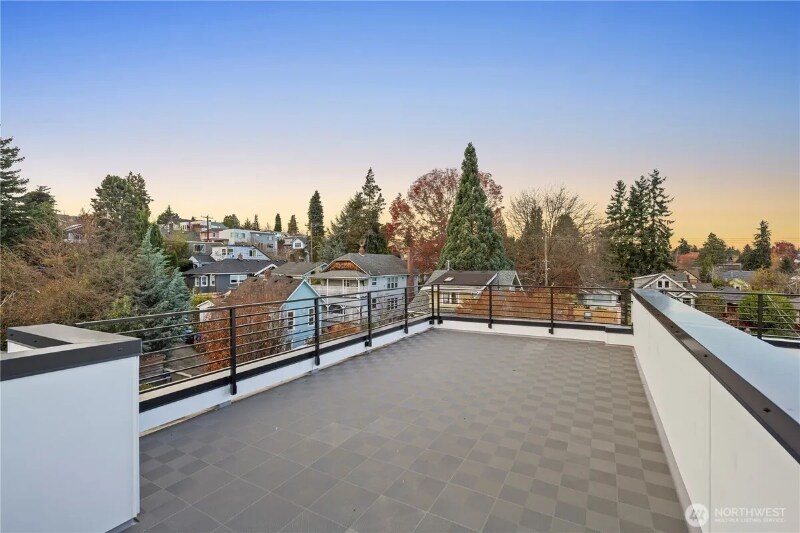 Building Photo - 528 N 72nd St