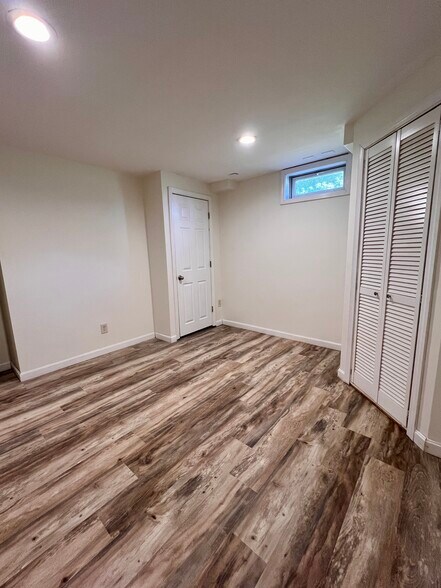 Building Photo - 555 Fort Hill Rd