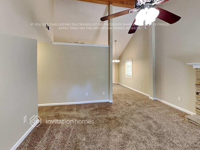 Building Photo - 3305 Catalina Dr