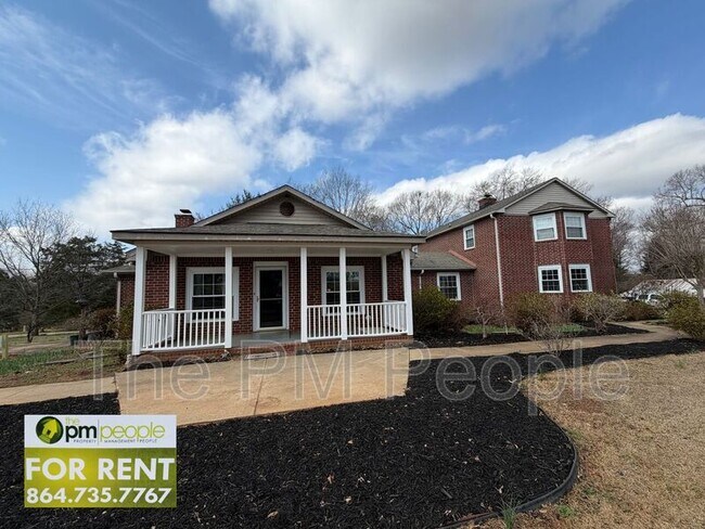 Building Photo - 134A Bennetts Bridge Rd.