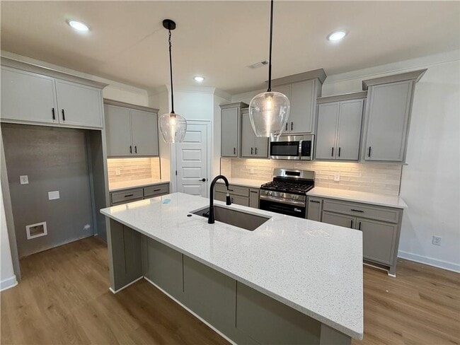 Building Photo - 1906 Farmer St