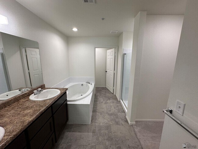 Building Photo - 7357 E 36th Pl