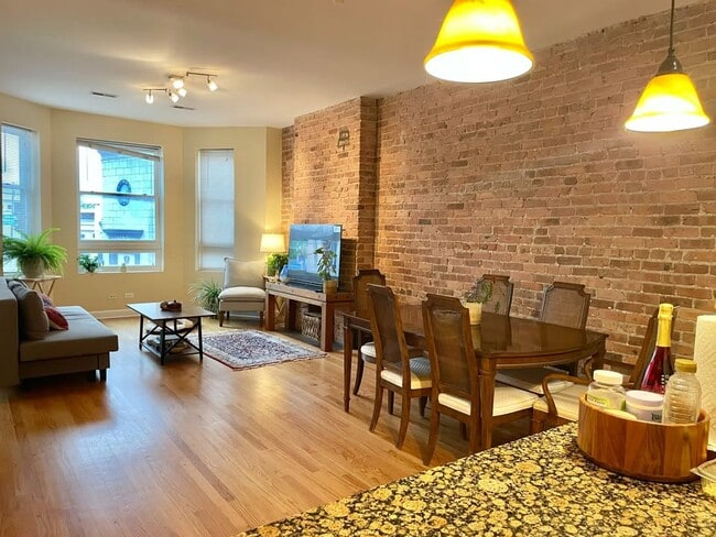 Building Photo - 2106 W 35th St