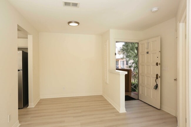 Building Photo - 23903 Del Monte Dr.