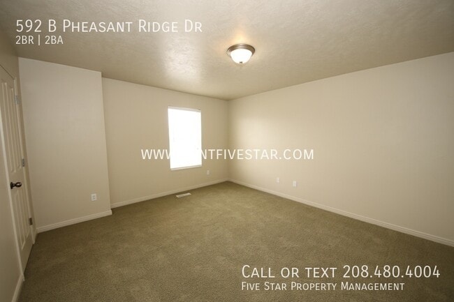 Building Photo - 592 Pheasant Ridge Dr