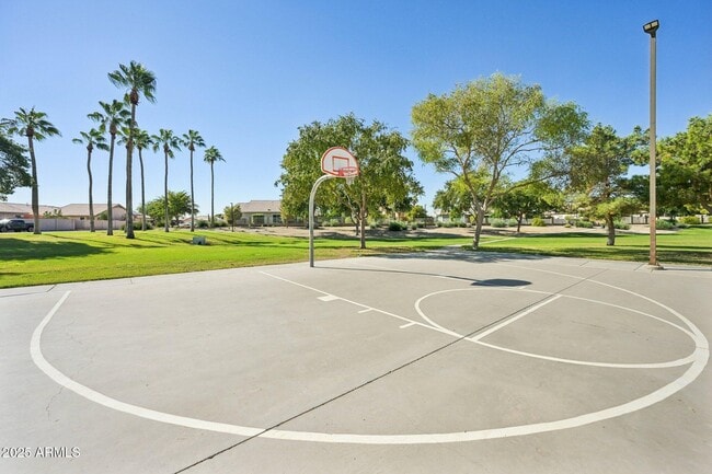 Building Photo - 15649 W Magnolia St